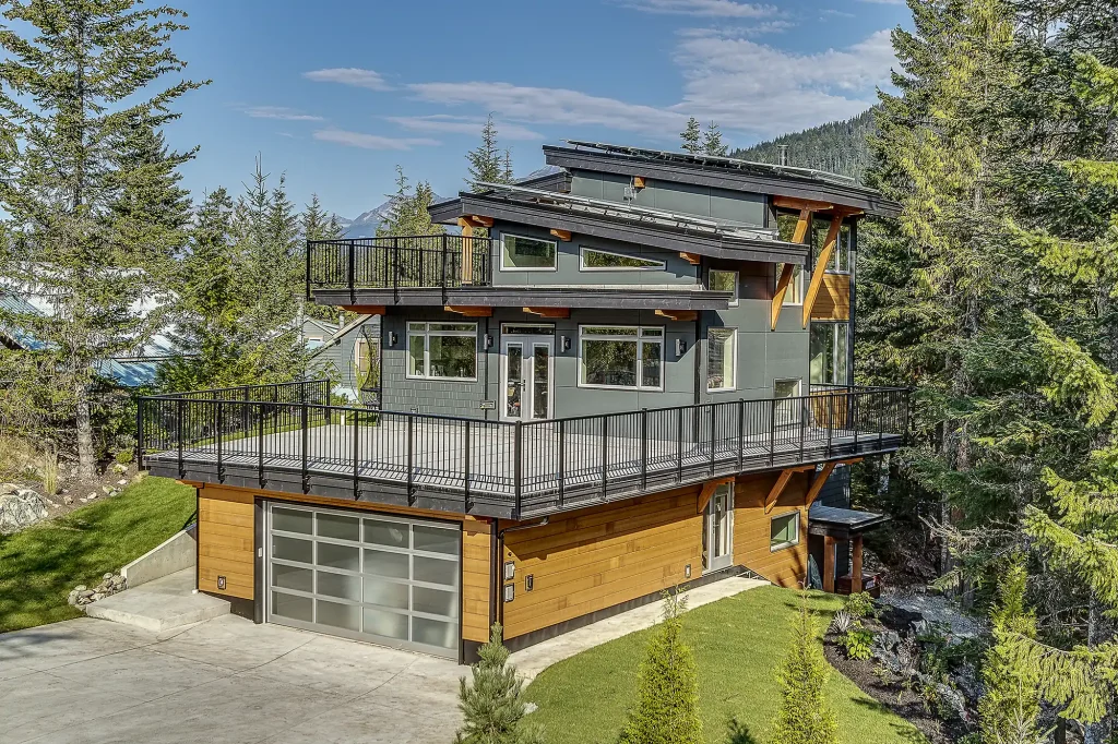 Timber Ridge Built Green Home Exterior